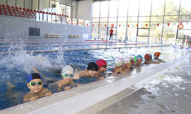 Çankaya Erdal İnönü Yüzme Havuzu ve Spor Merkezi