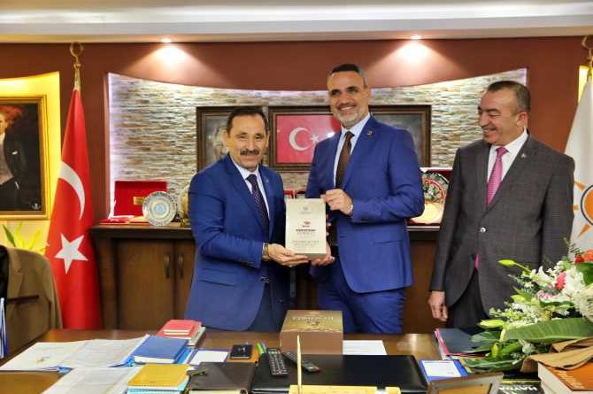 Enver Demirel'den Ak Parti'ye ziyaret